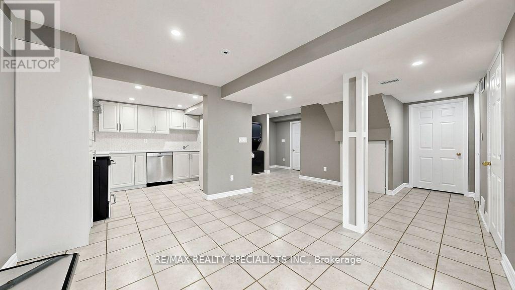 59 SUNFOREST DRIVE - Image 30