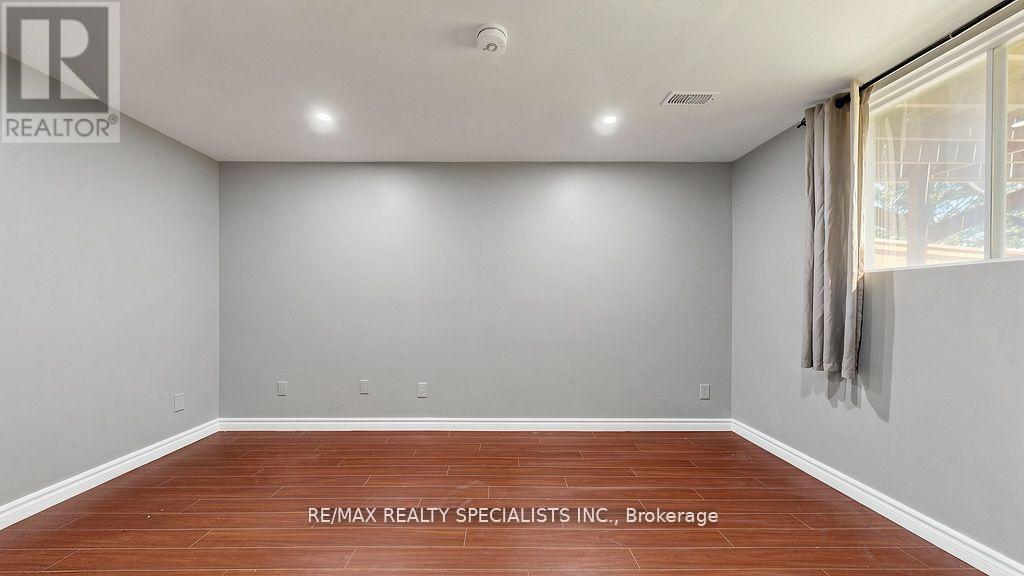 59 SUNFOREST DRIVE - 32