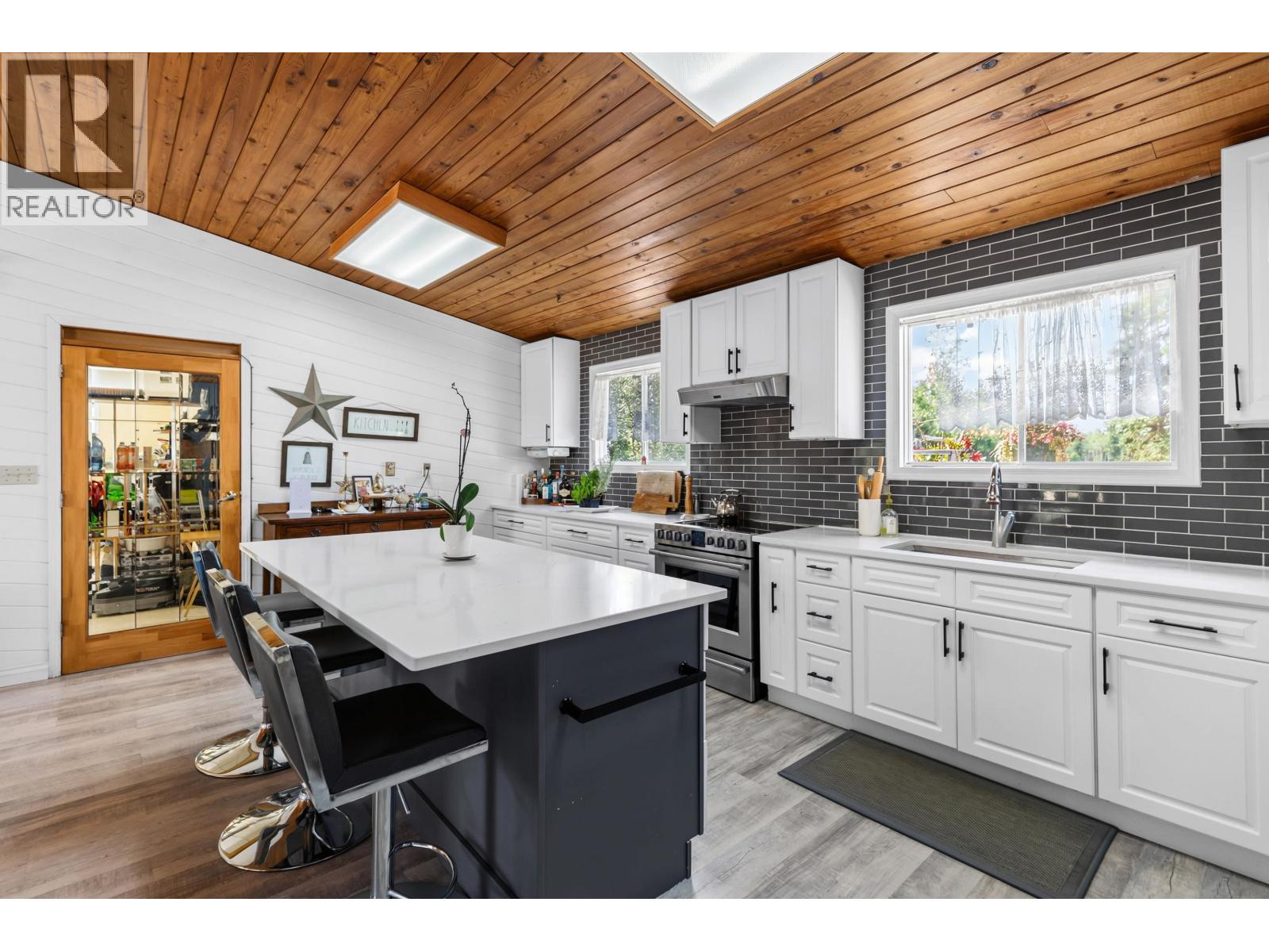 Photo 9 of 37 — 5455 COURVAL ROAD · Prince George, BC