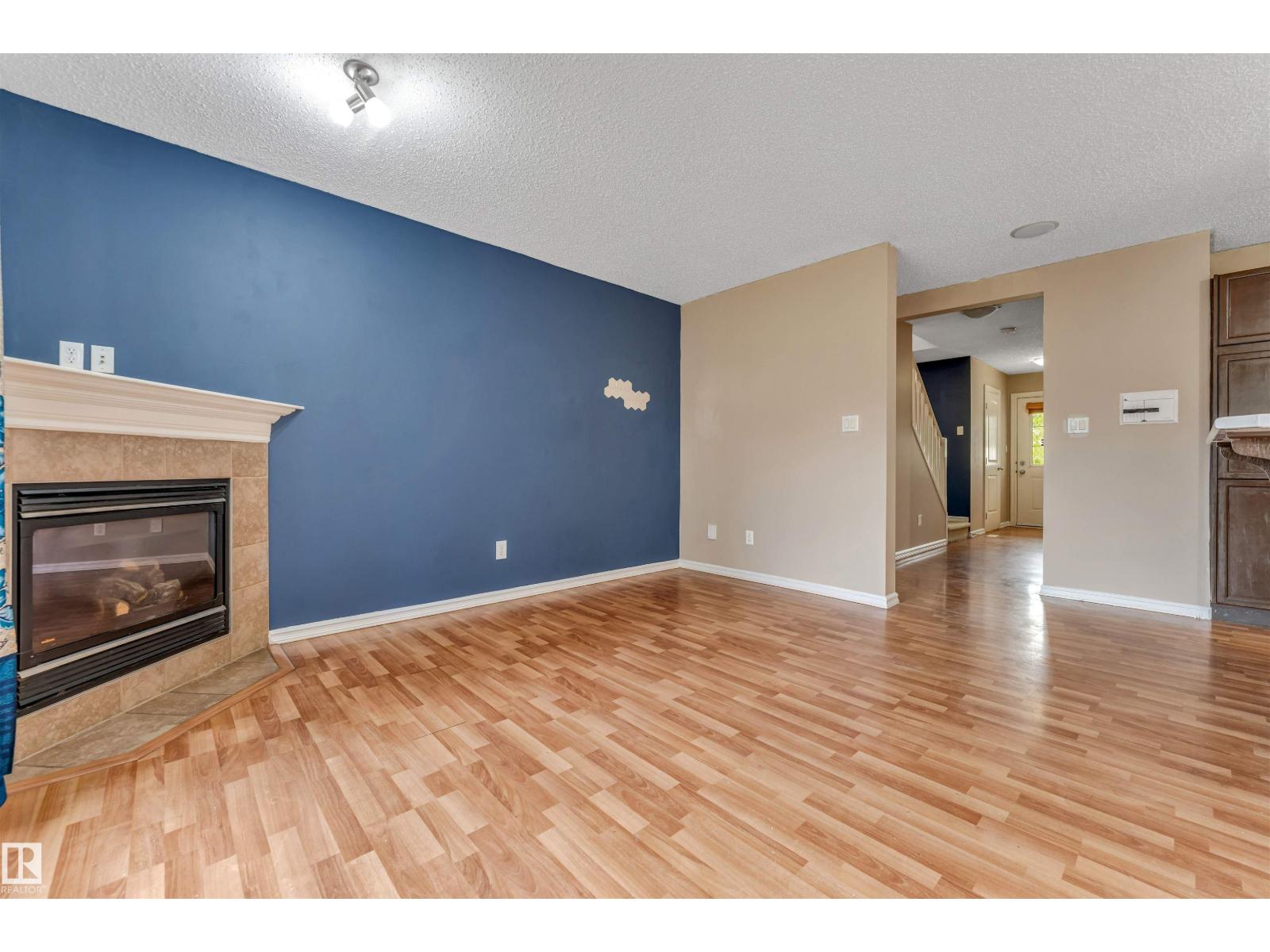 7743 8 AV SW SW - 11