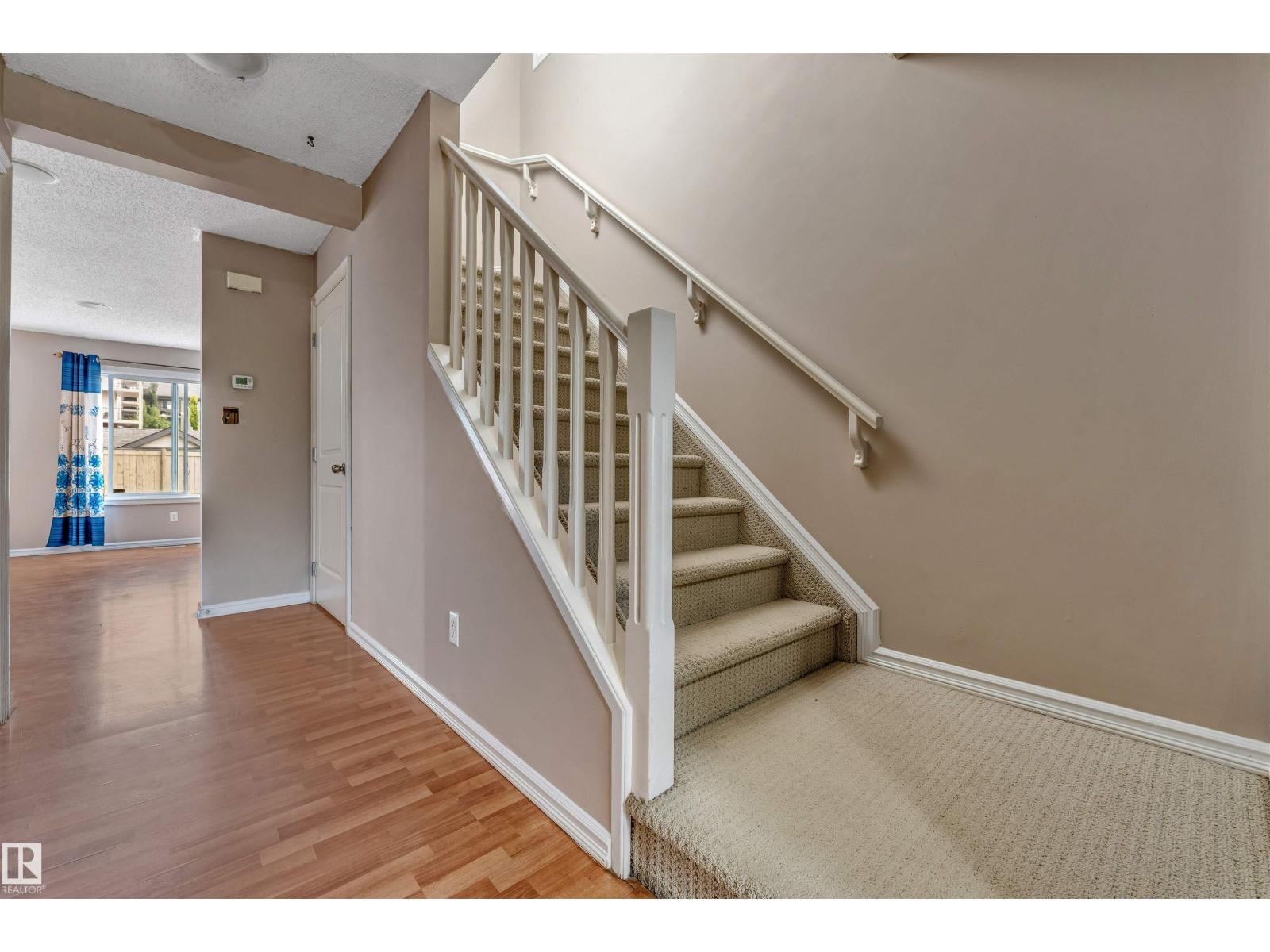 7743 8 AV SW SW - 5