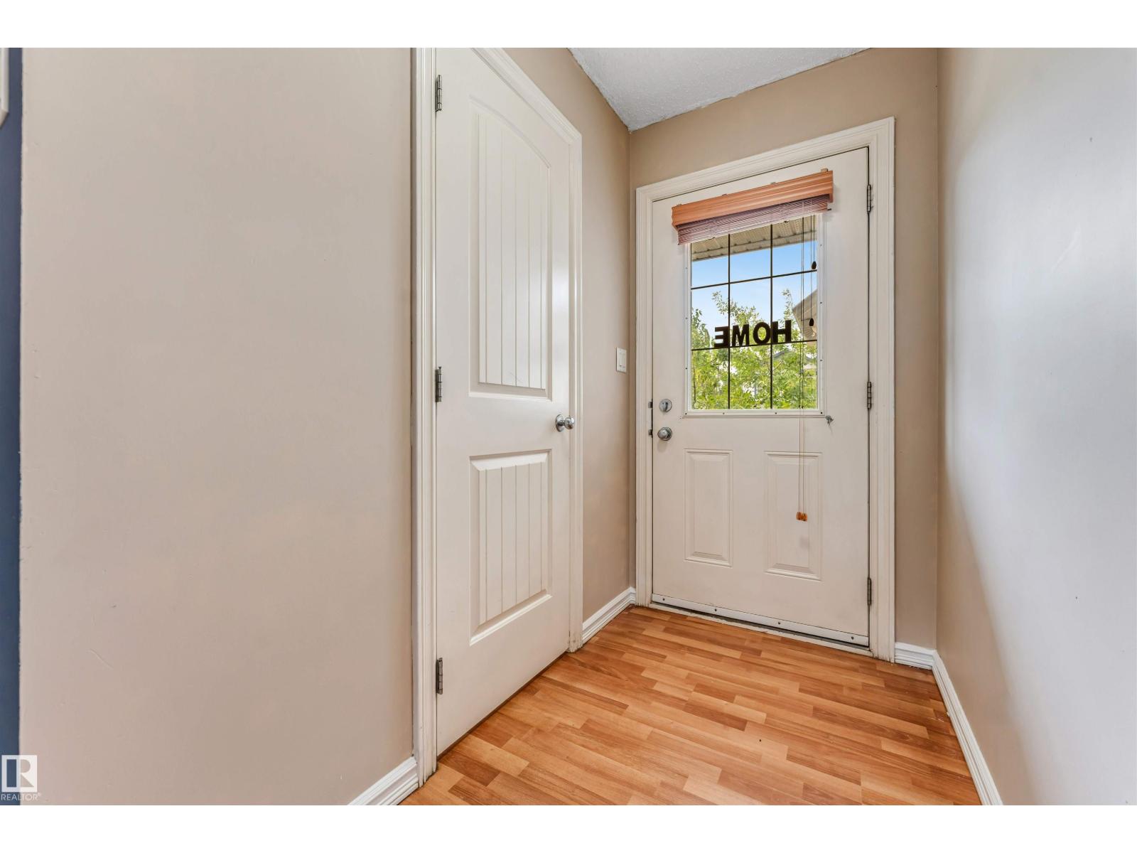 7743 8 AV SW SW, Ellerslie, Edmonton photo 3