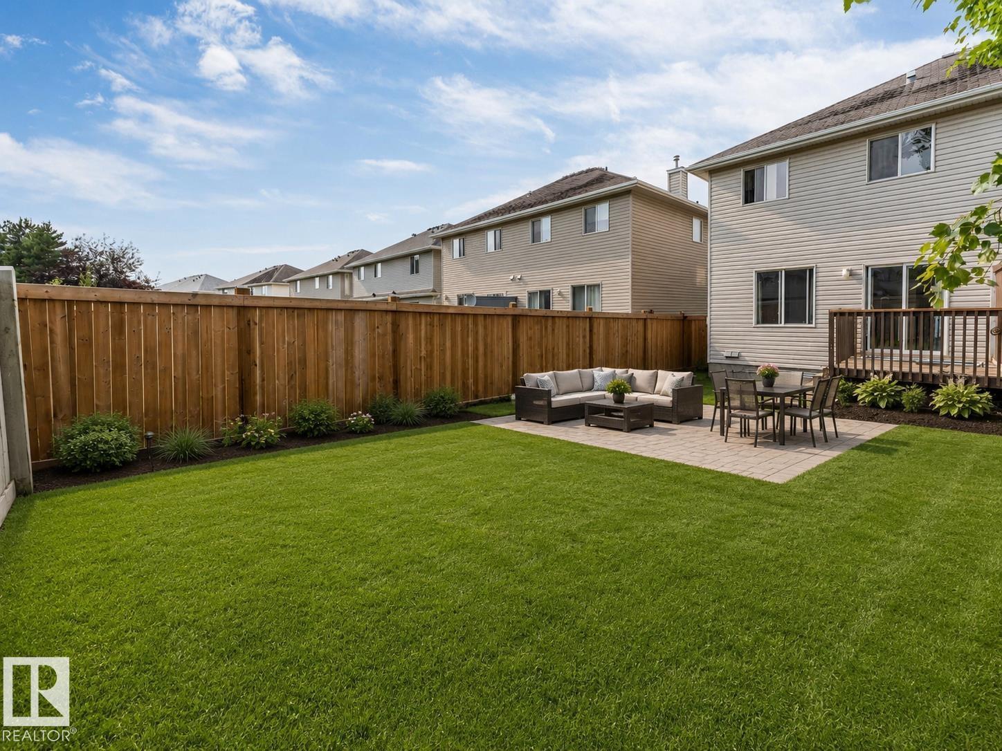 7743 8 AV SW SW - 35