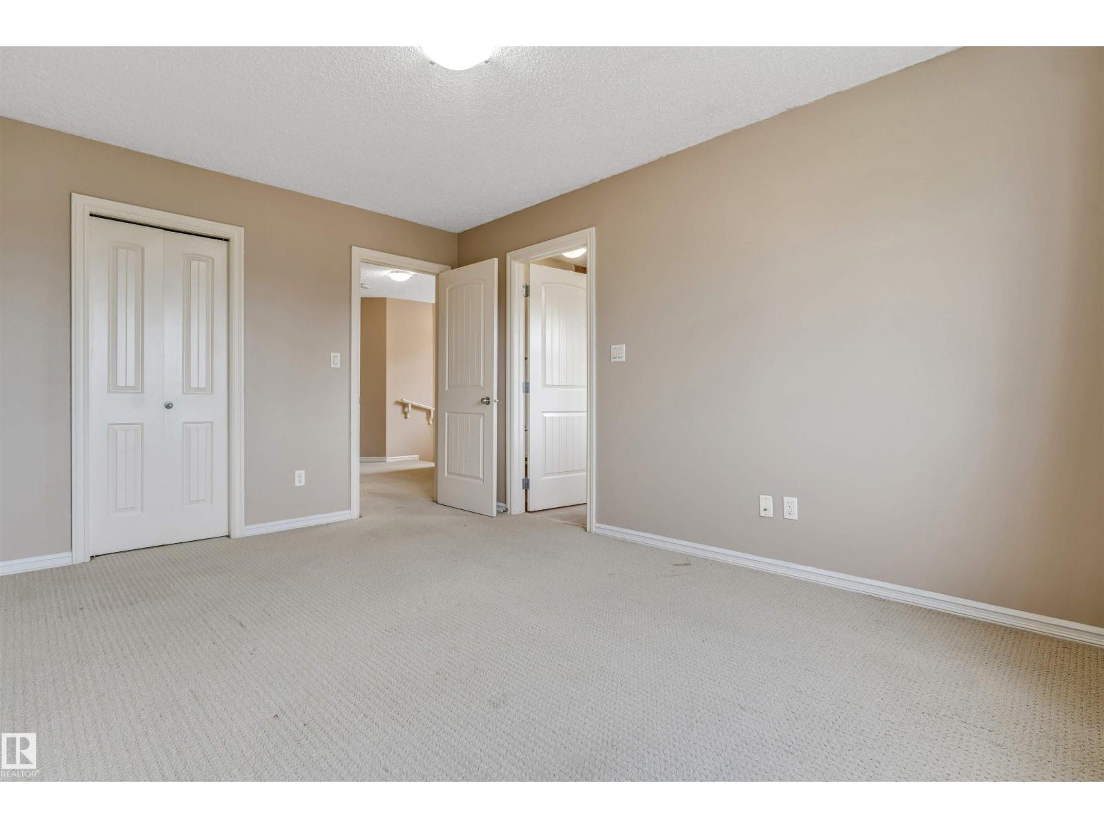 7743 8 AV SW SW - 24