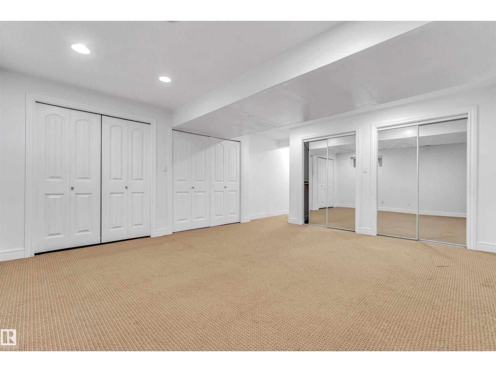 7743 8 AV SW SW - 31