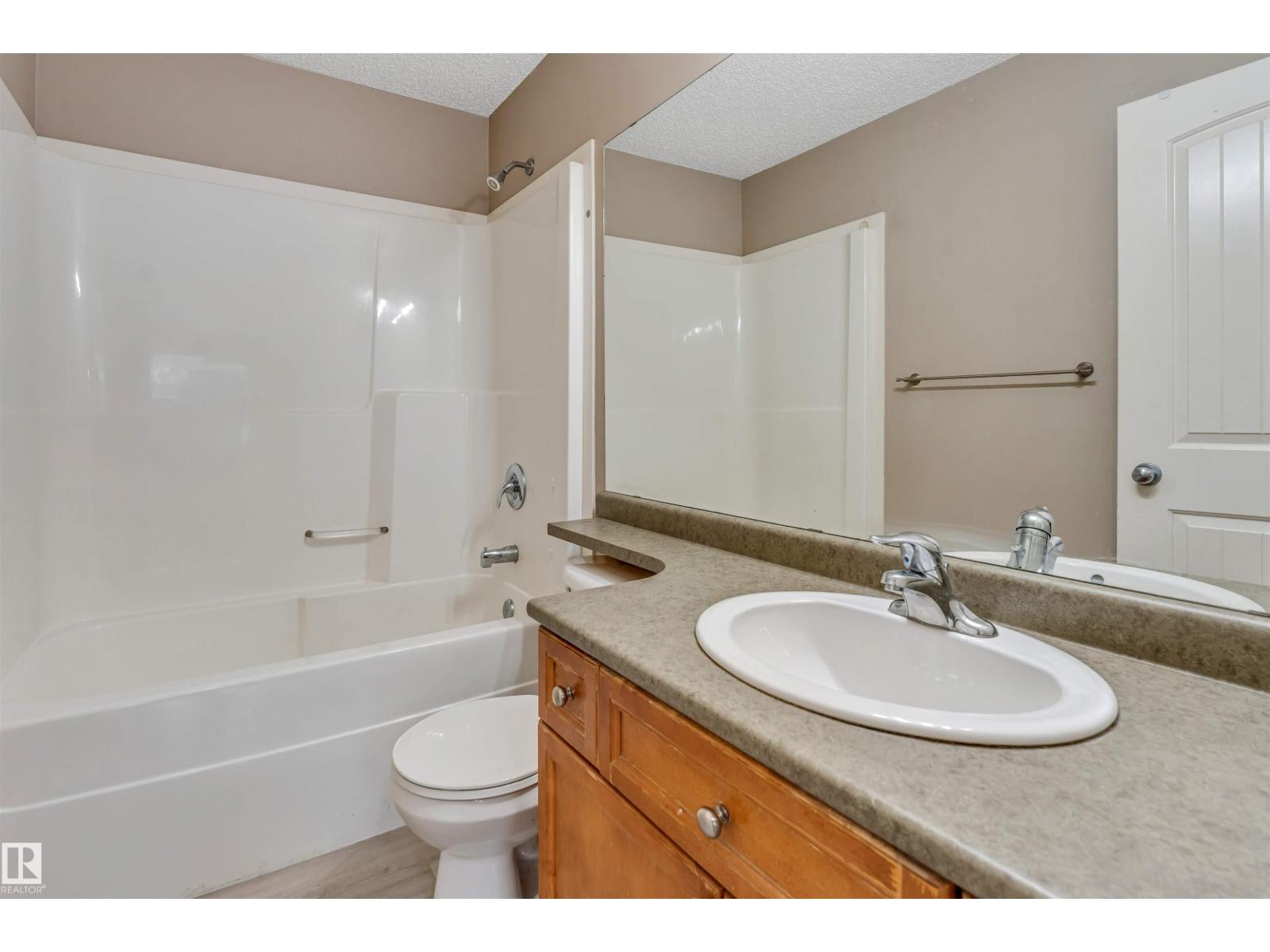 7743 8 AV SW SW - 21