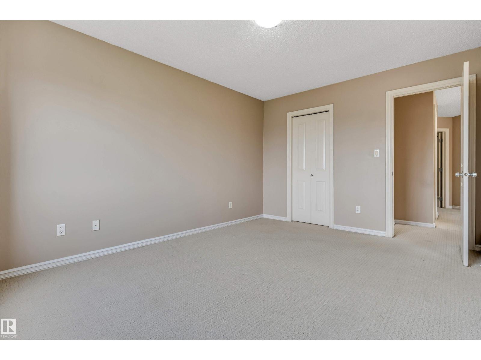 7743 8 AV SW SW - 25