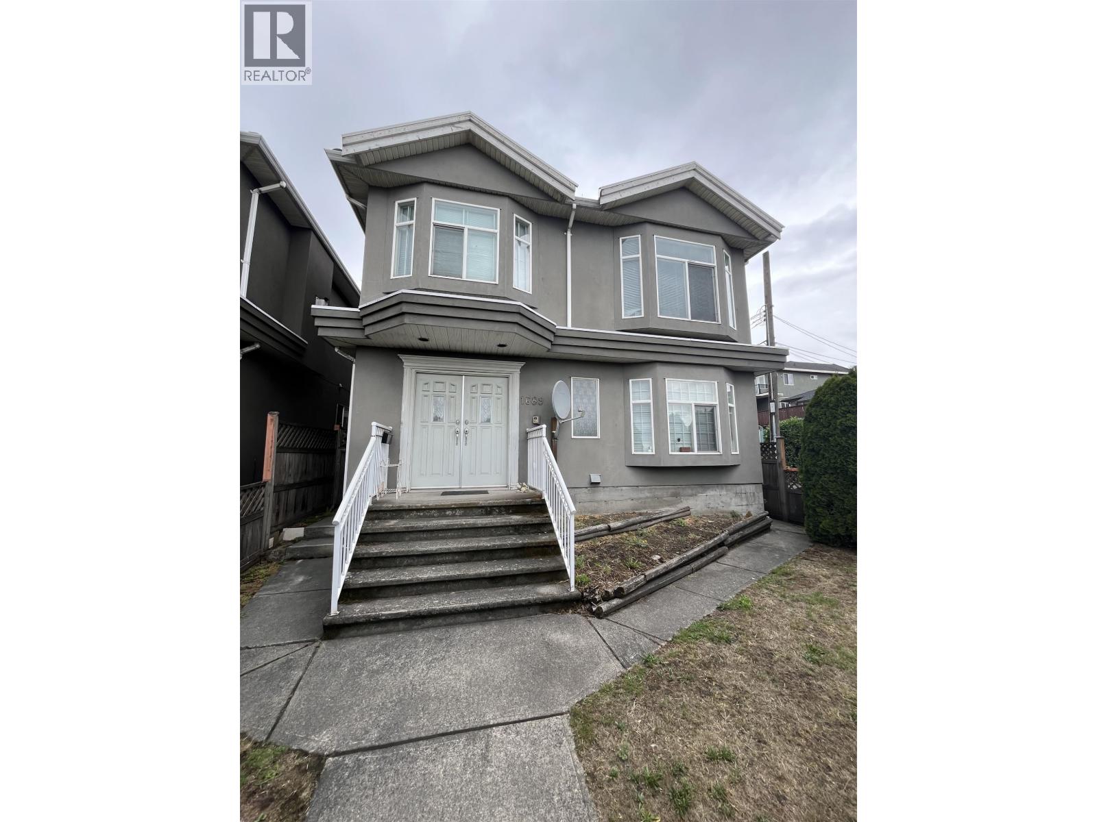 1689 SE MARINE DRIVE