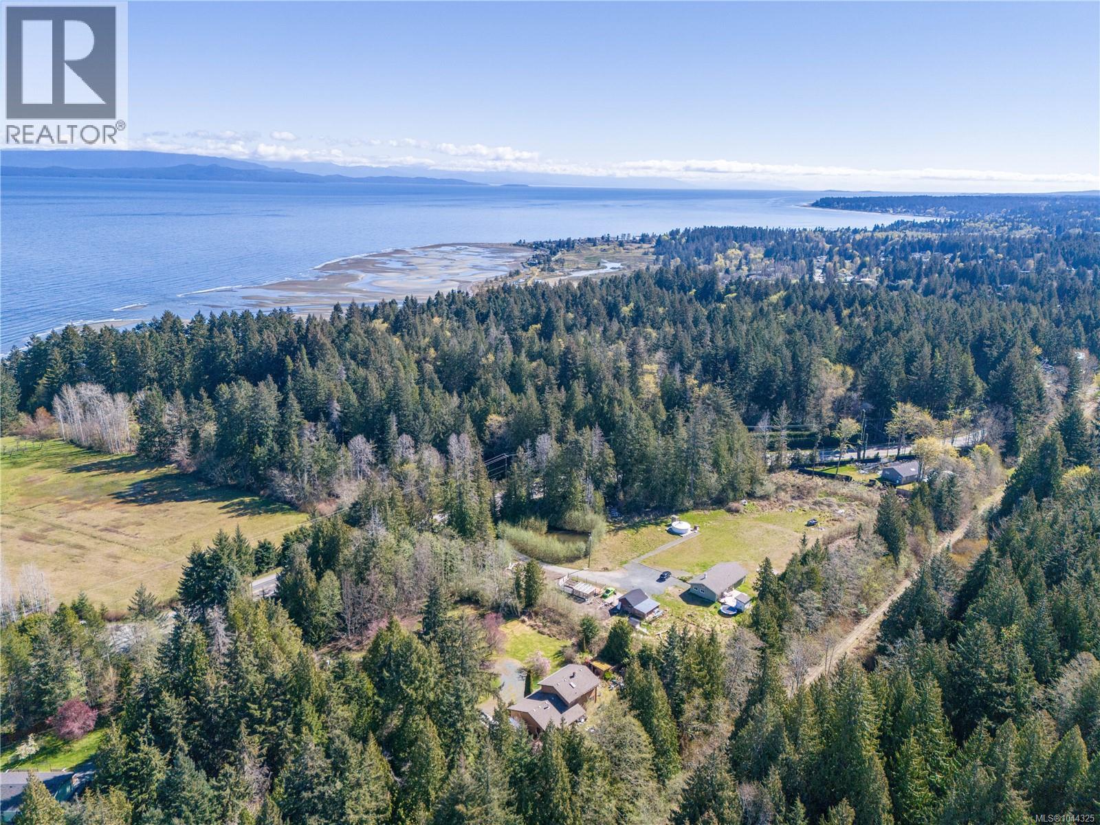 4080 Island Hwy, Qualicum Beach — photo 3