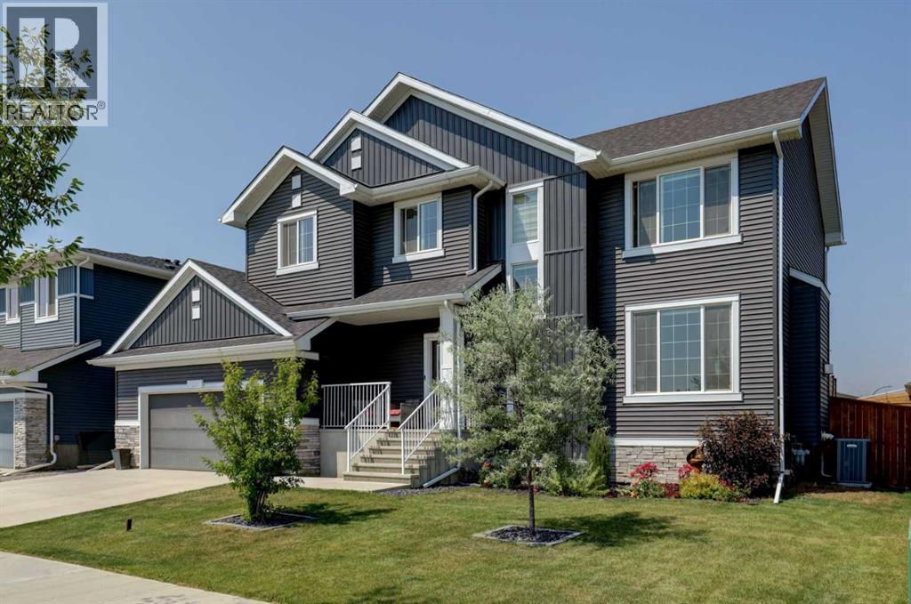 Beautiful Curb appeal Front covered porch