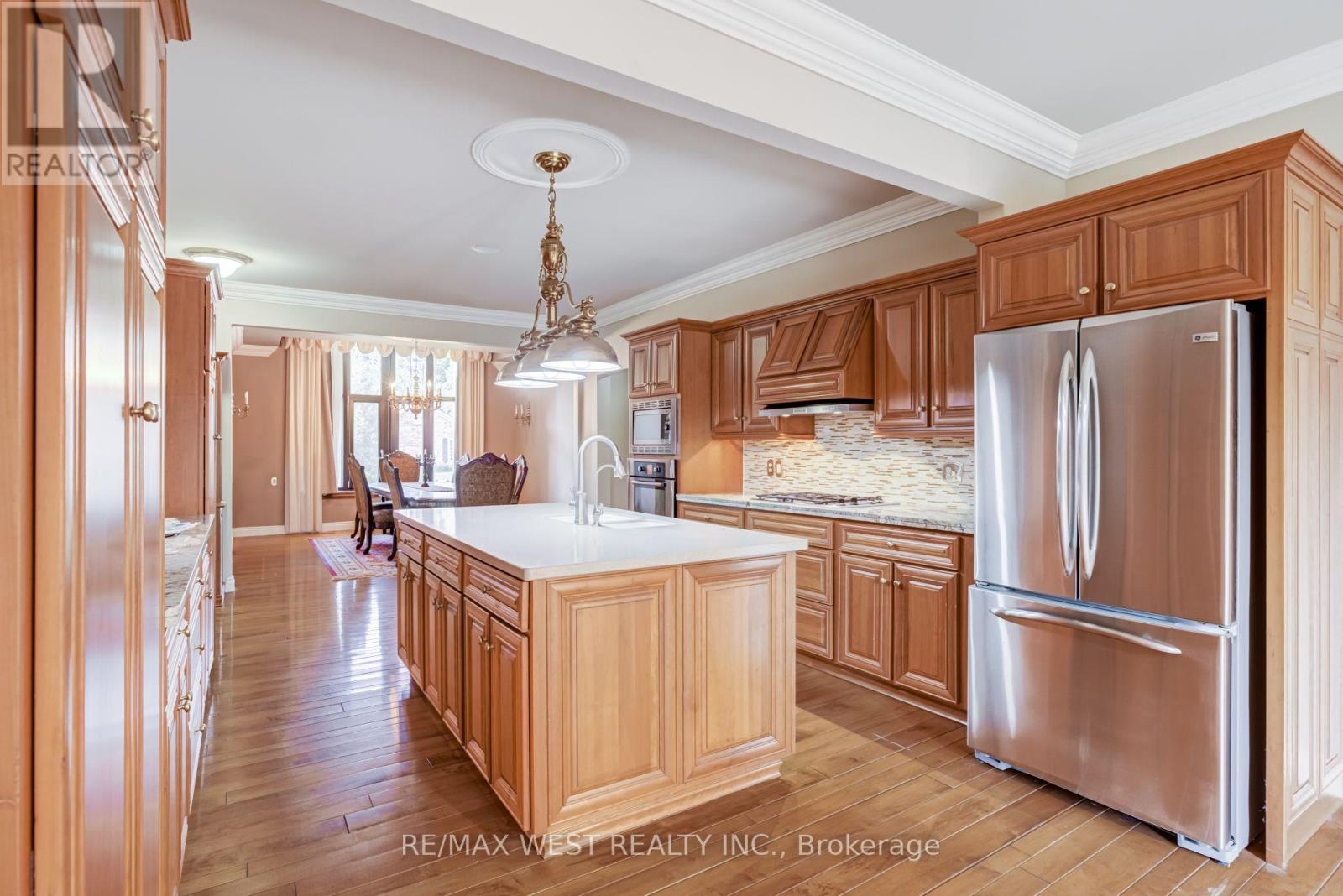 54 LYNNDALE ROAD - 10