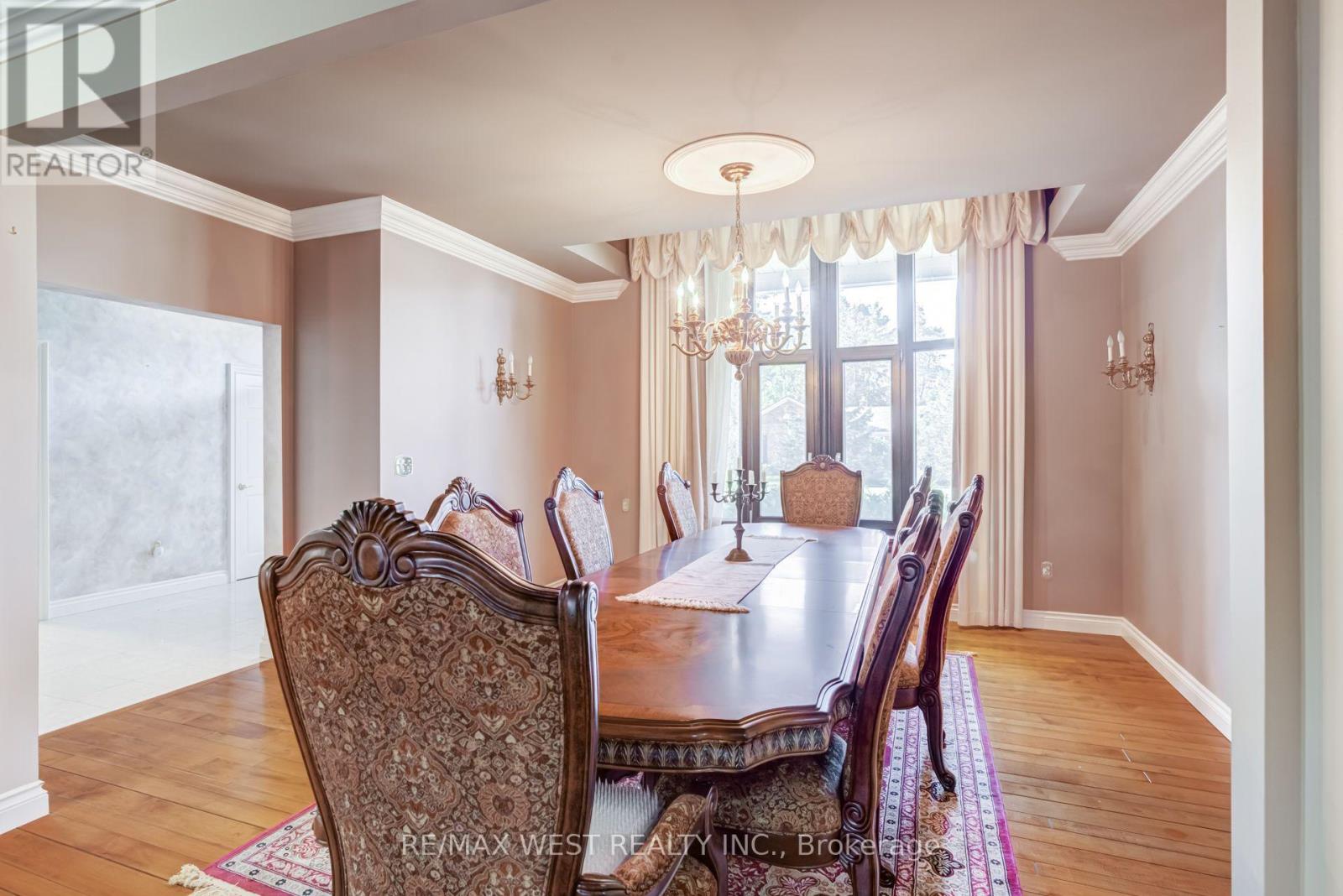 54 LYNNDALE ROAD - 6