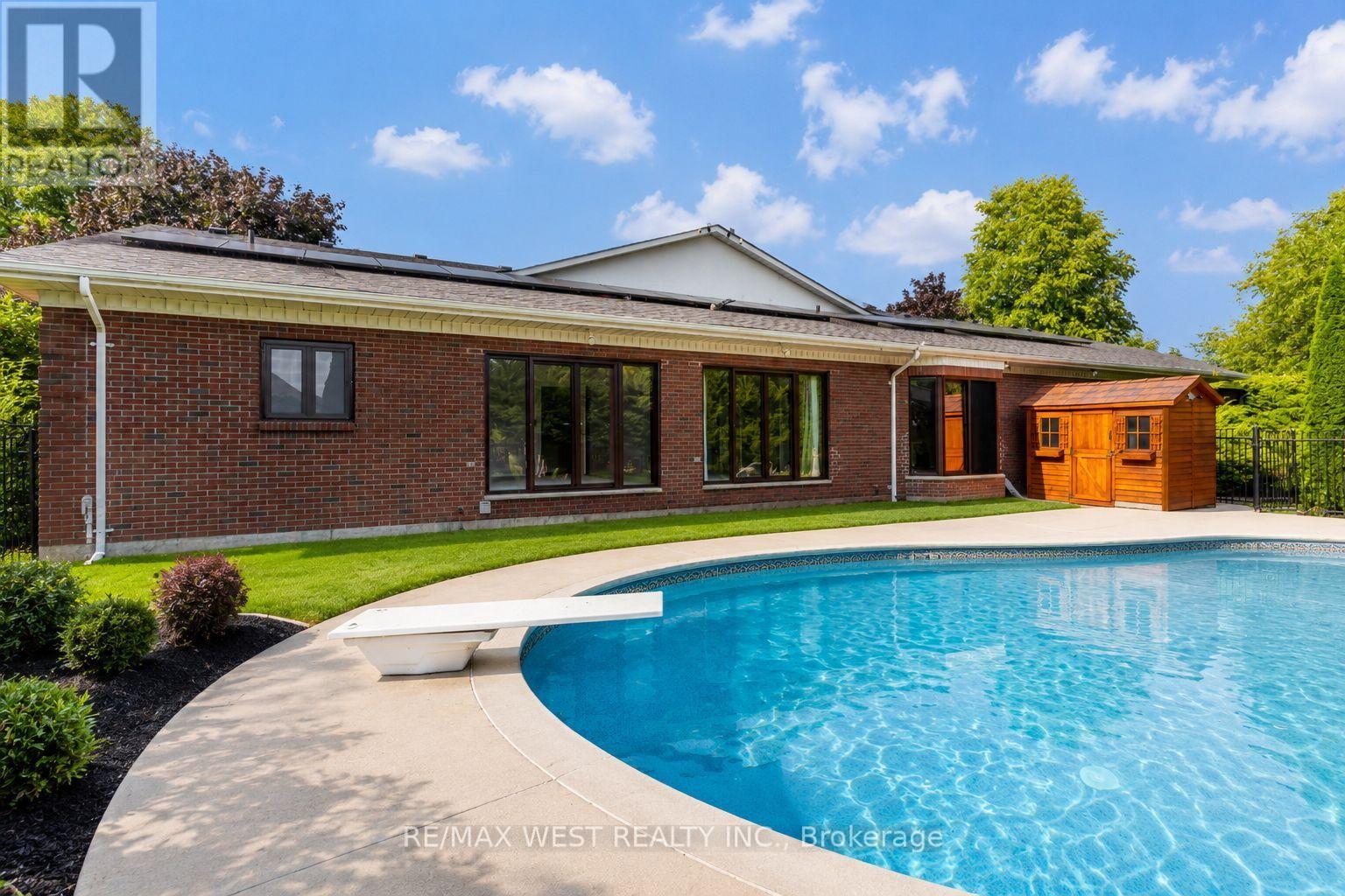 54 LYNNDALE ROAD - Image 45