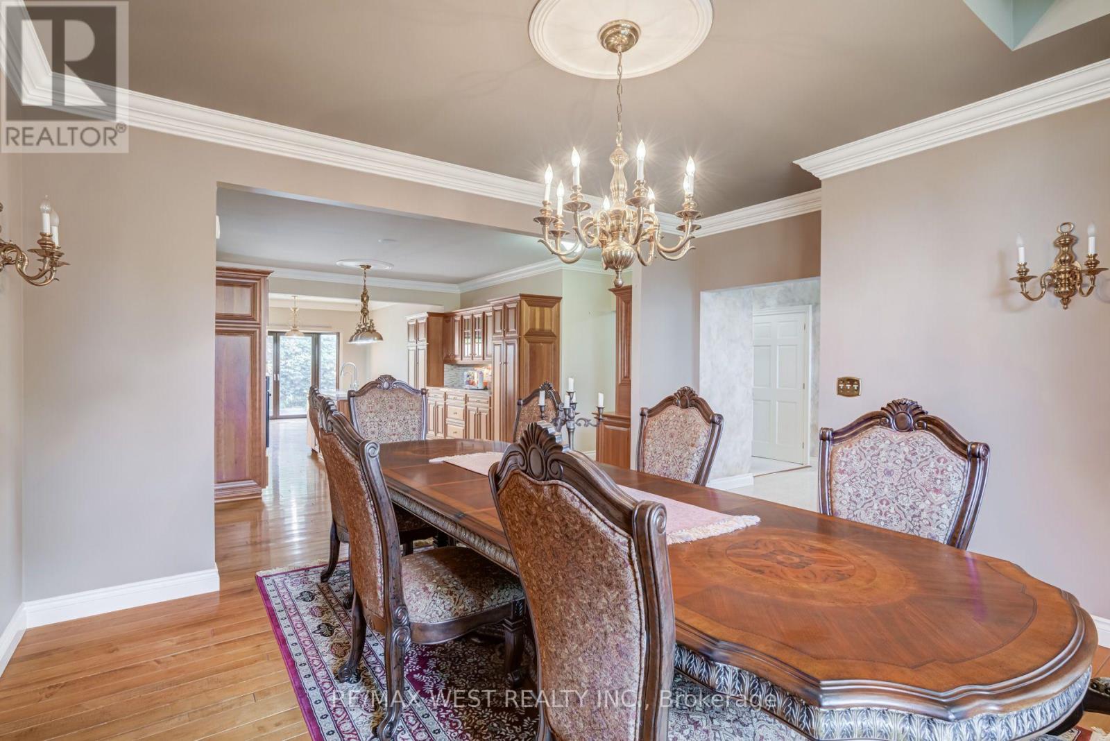 54 LYNNDALE ROAD - 7
