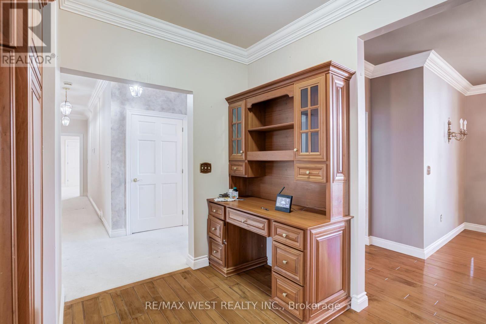 54 LYNNDALE ROAD - 12