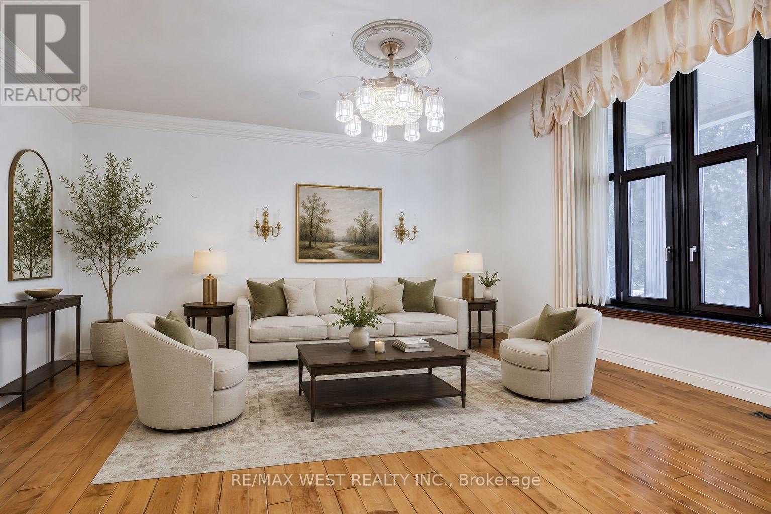 54 LYNNDALE ROAD - 4