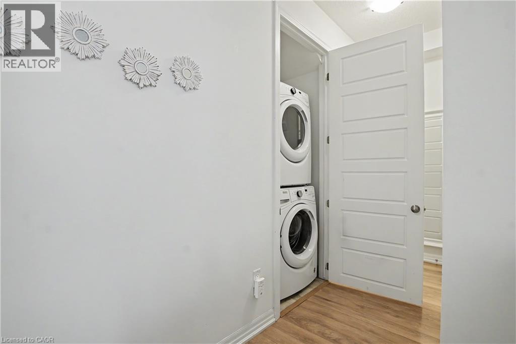 #4 290 W BARTON Street W - Image 13