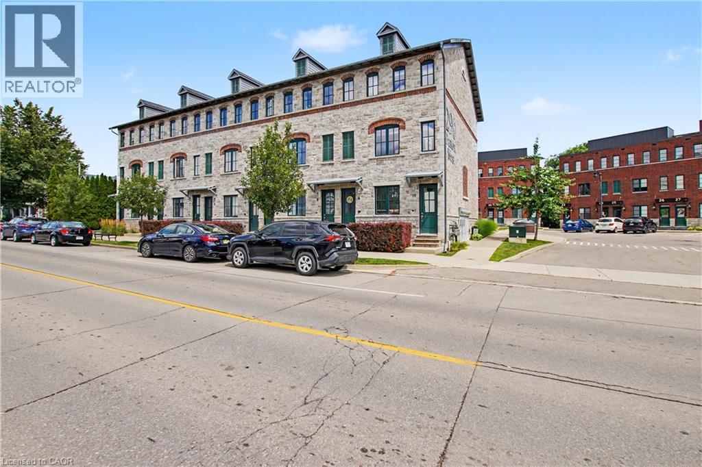 #4 290 W BARTON Street W - 2