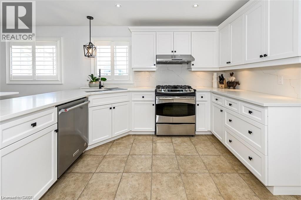 27 CARVER Drive - Image 8