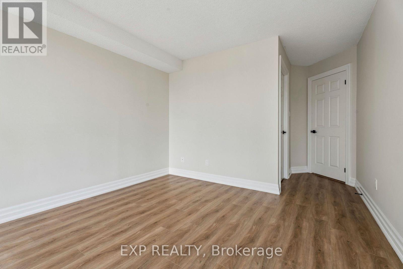 #1304 67 CAROLINE STREET S - 29