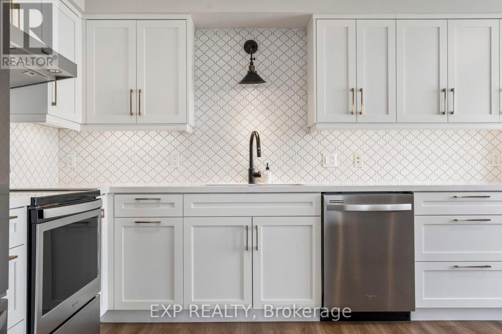#1304 67 CAROLINE STREET S - 32