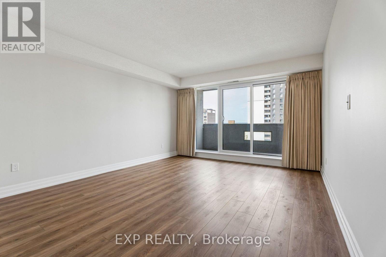 #1304 67 CAROLINE STREET S - 33