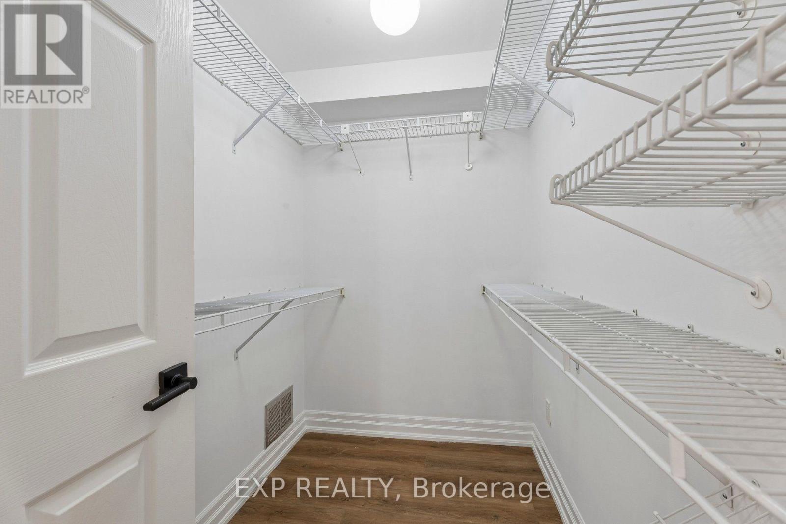 #1304 67 CAROLINE STREET S - 36