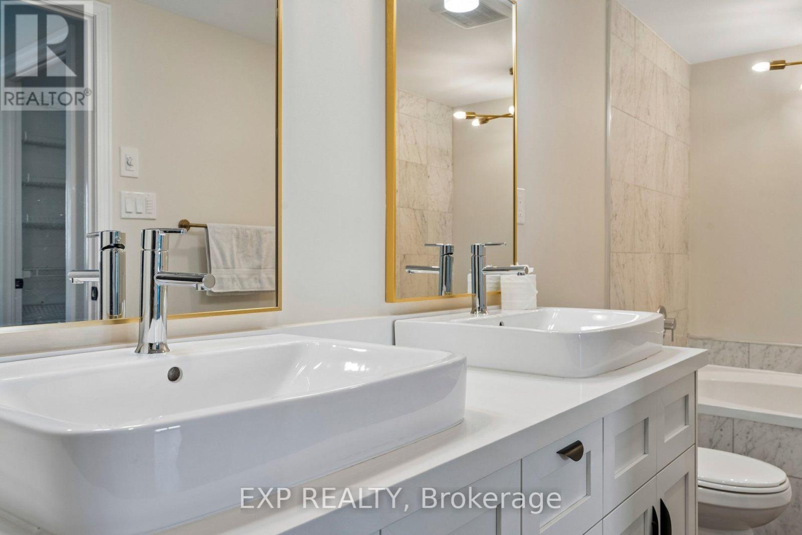#1304 67 CAROLINE STREET S - 38