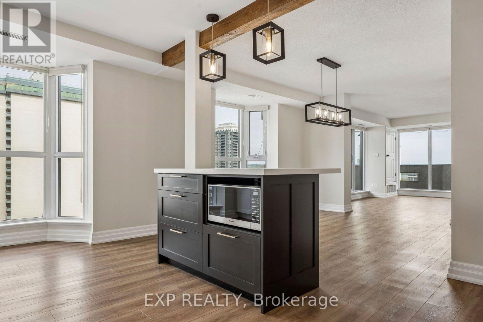 #1304 67 CAROLINE STREET S - 44