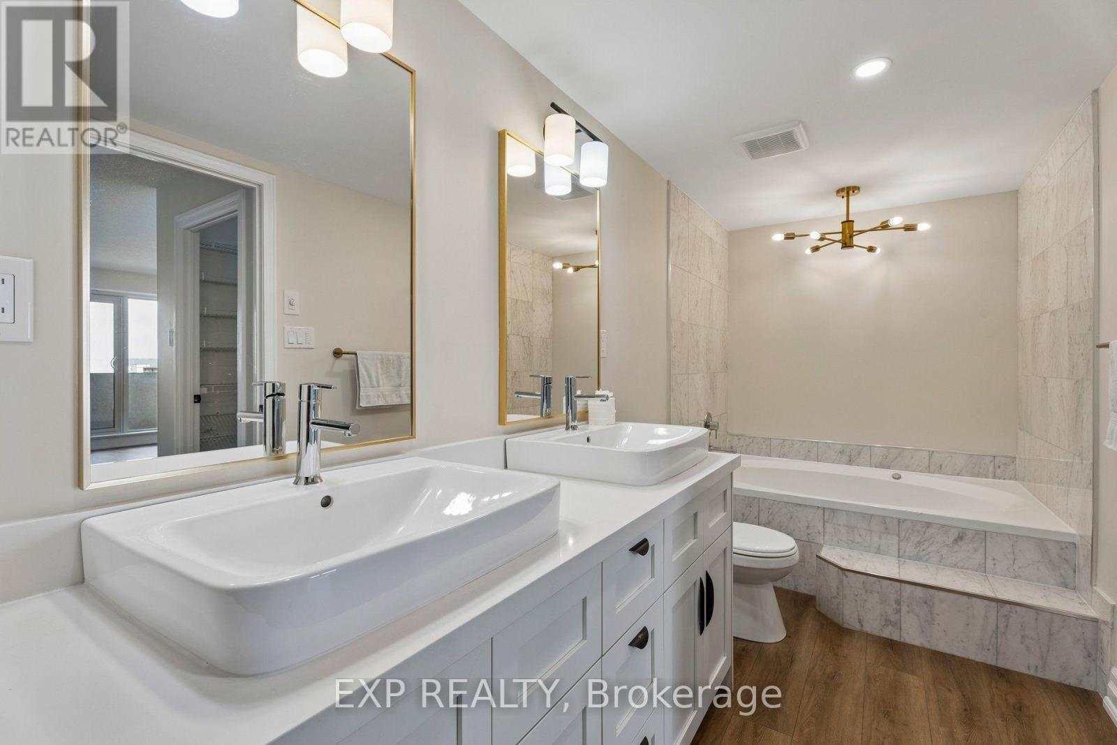 #1304 67 CAROLINE STREET S - 45