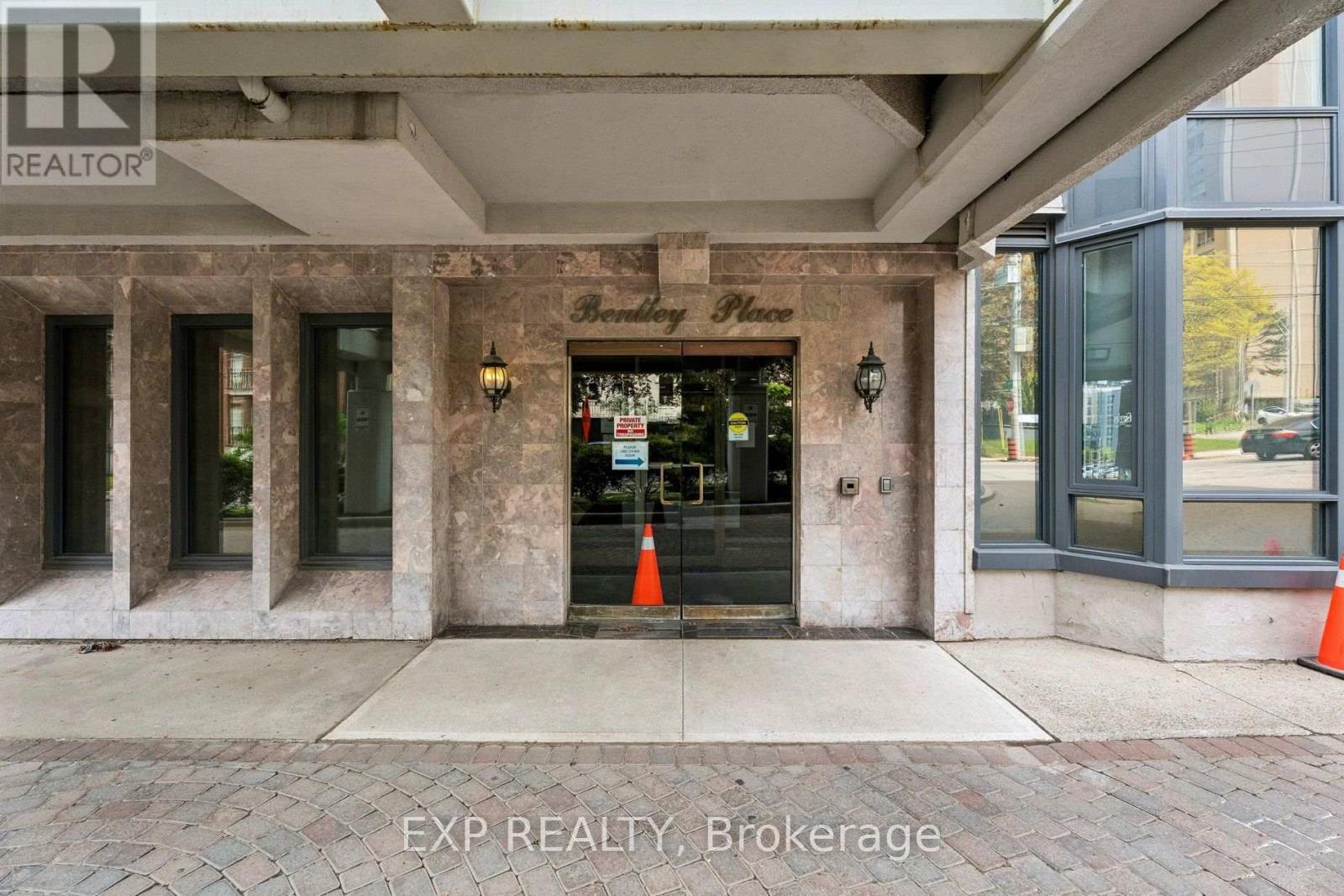 #1304 67 CAROLINE STREET S - 5