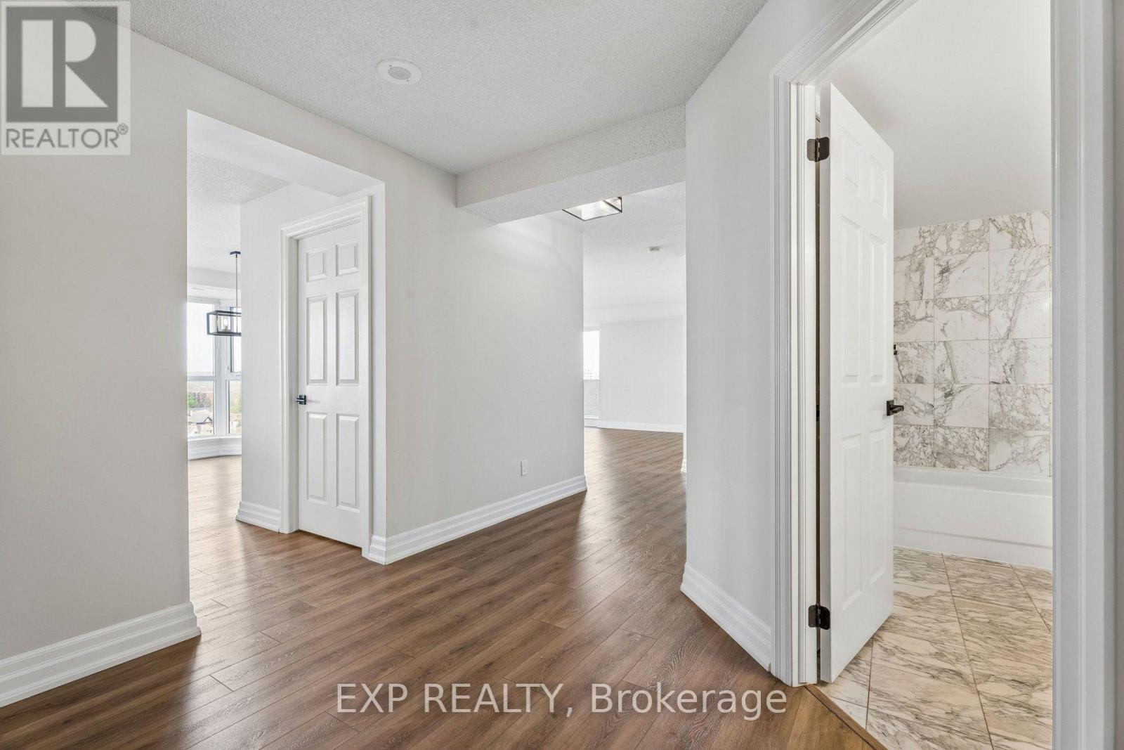 #1304 67 CAROLINE STREET S - 9