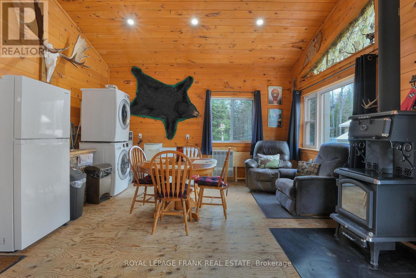 989 NORTH MCKENZIE LAKE ROAD - Image 10