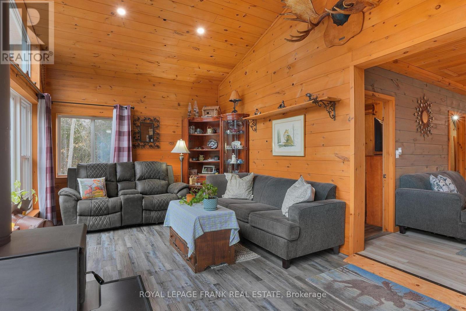 989 NORTH MCKENZIE LAKE ROAD - Image 16