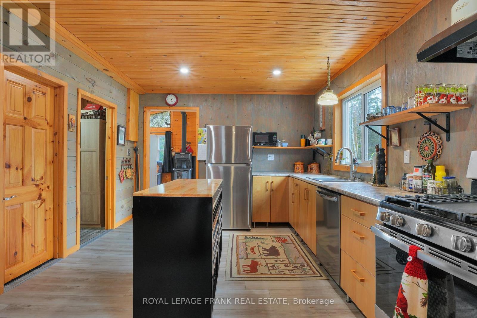 989 NORTH MCKENZIE LAKE ROAD - 13