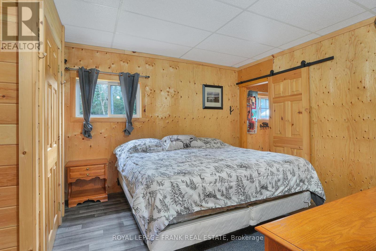 989 NORTH MCKENZIE LAKE ROAD - Image 18