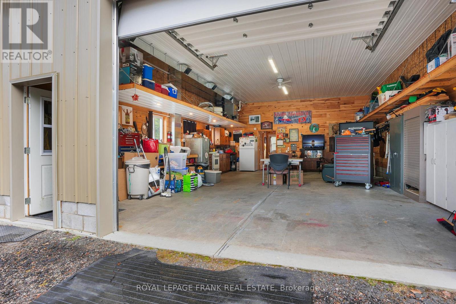 989 NORTH MCKENZIE LAKE ROAD - 23
