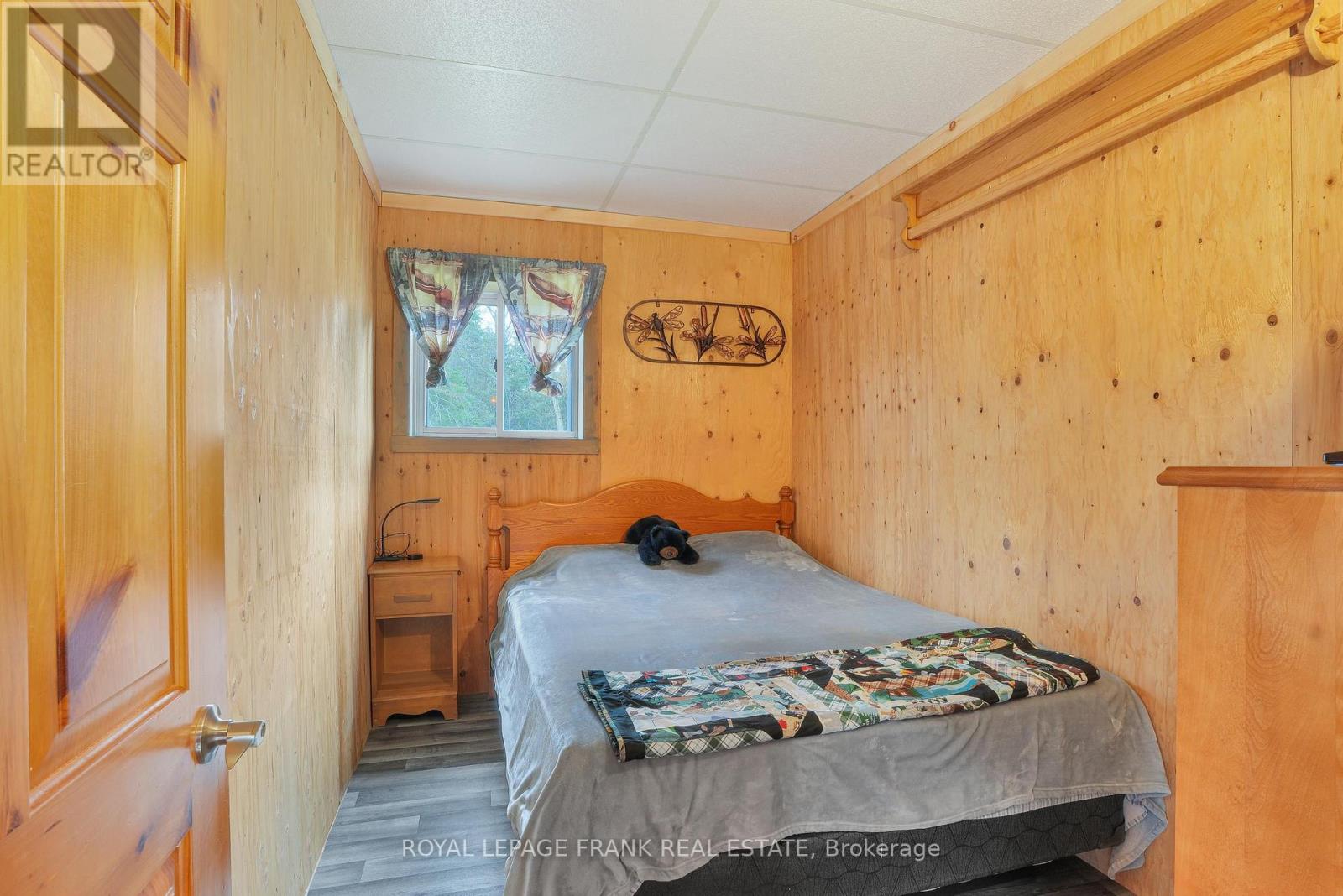 989 NORTH MCKENZIE LAKE ROAD - Image 17