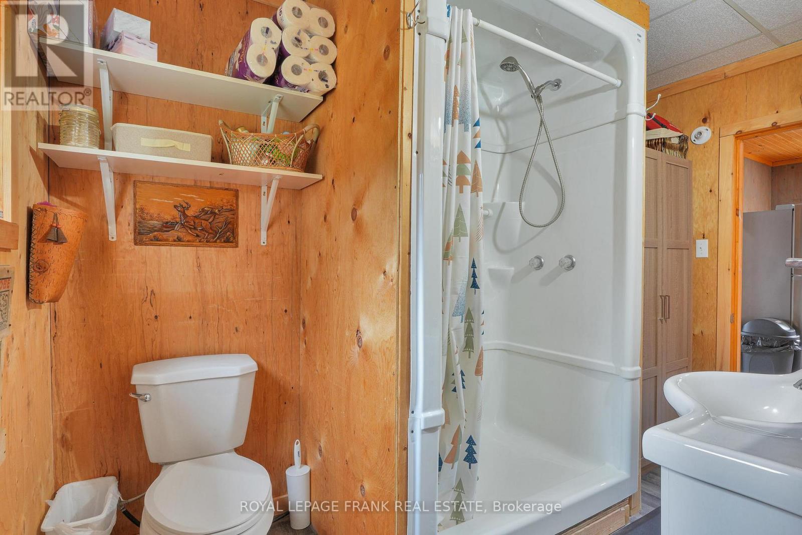 989 NORTH MCKENZIE LAKE ROAD - Image 20