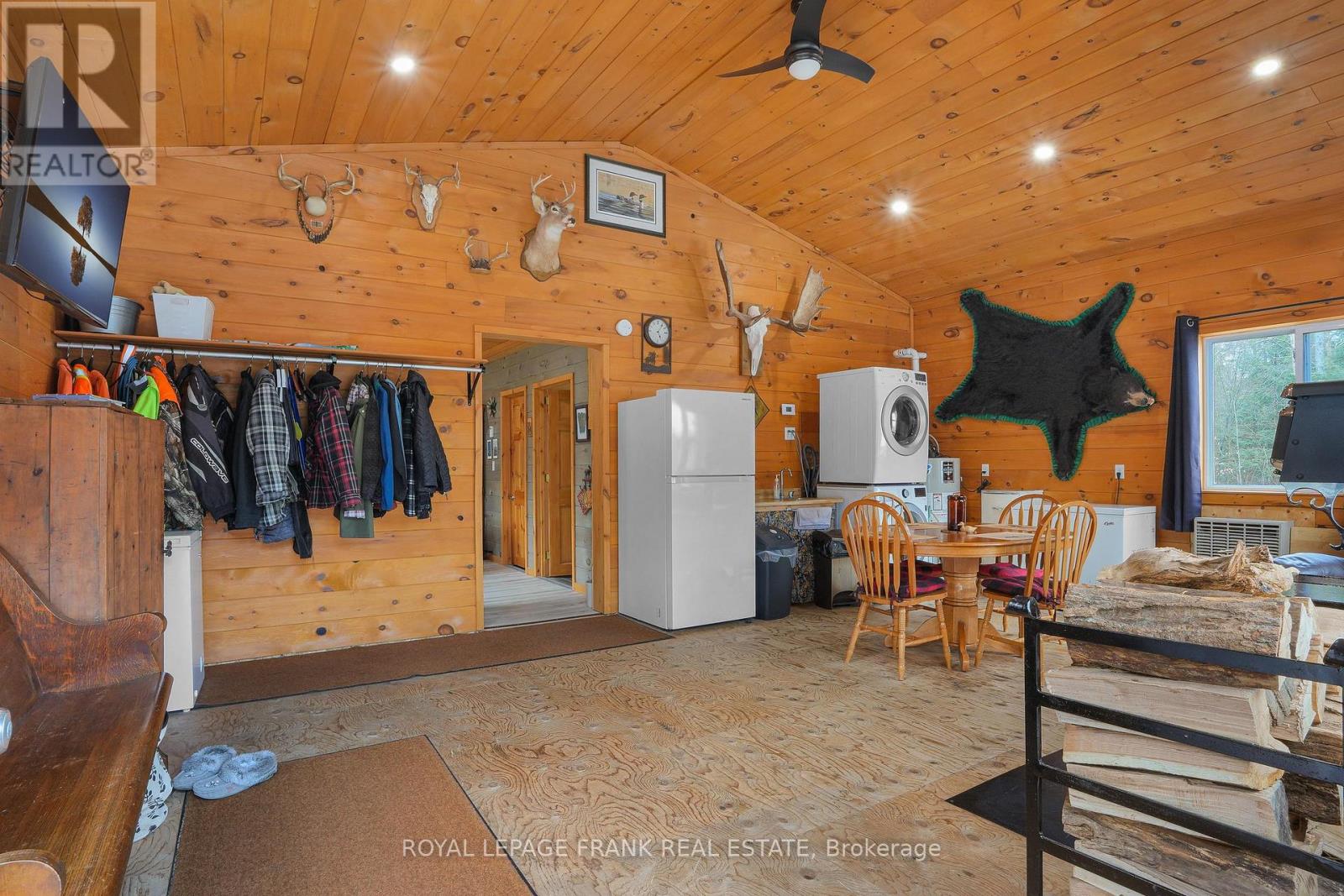 989 NORTH MCKENZIE LAKE ROAD - Image 9