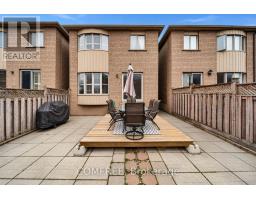 15d View Green Crescent, Toronto, ON M9W7C9 Photo 20