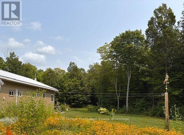989 NORTH MCKENZIE LAKE ROAD - Image 38