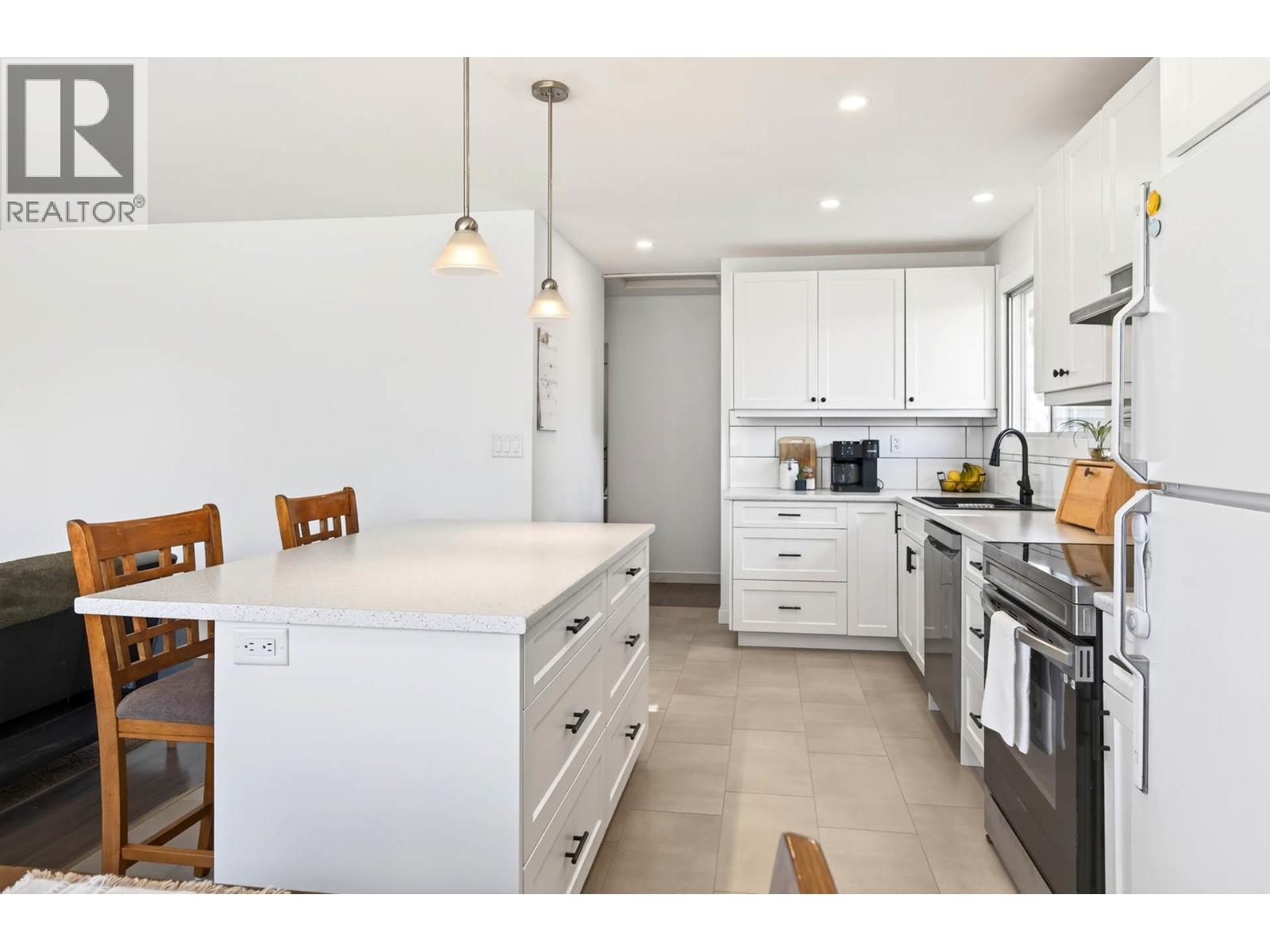 15 Galena Avenue - 11