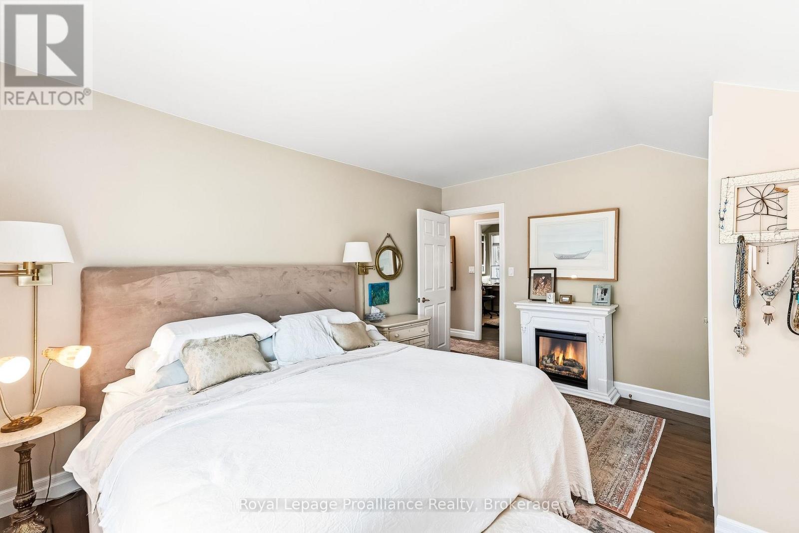 52 BRAMLEY STREET S - 24