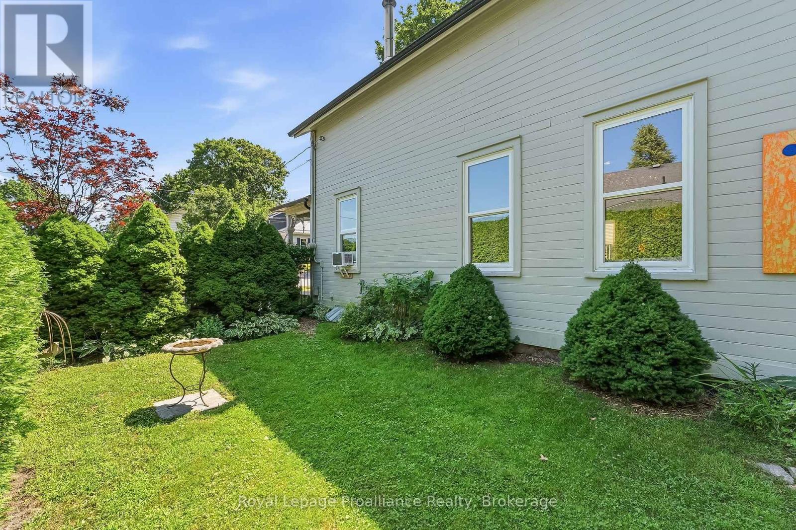 52 BRAMLEY STREET S - 34