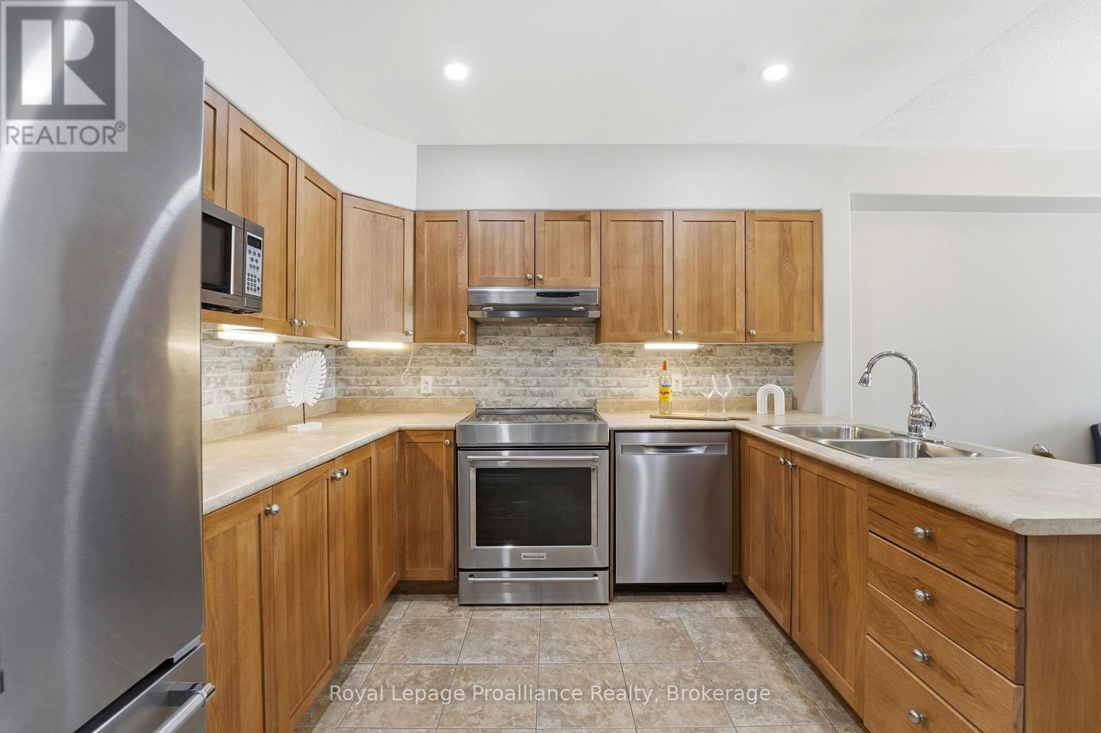 #101 15 HEARTWOOD DRIVE - Image 18