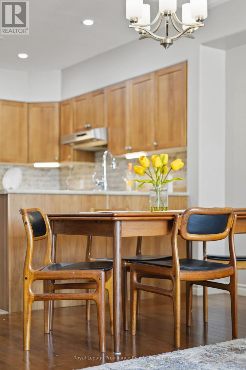 #101 15 HEARTWOOD DRIVE - 19