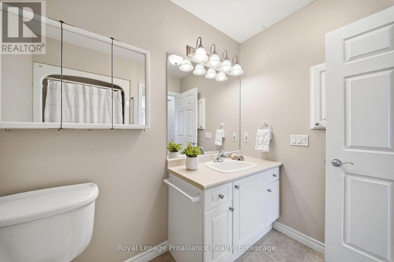 #101 15 HEARTWOOD DRIVE - 31