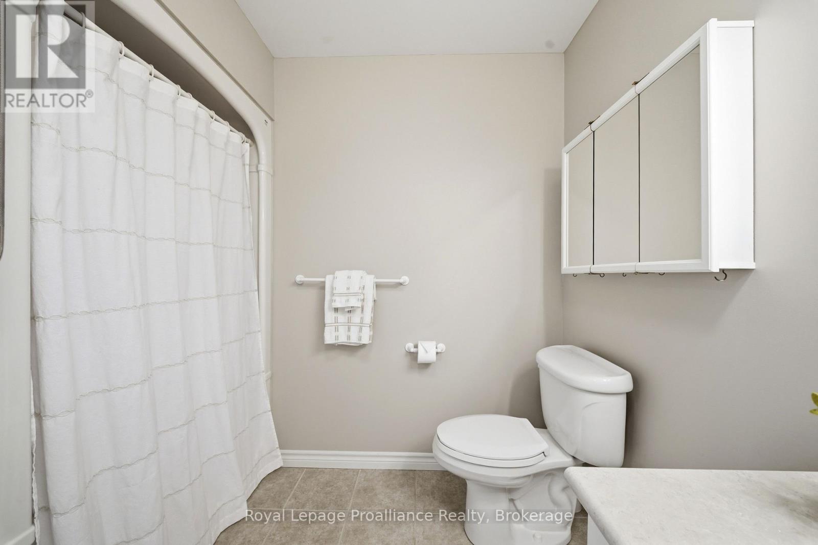 #101 15 HEARTWOOD DRIVE - 32