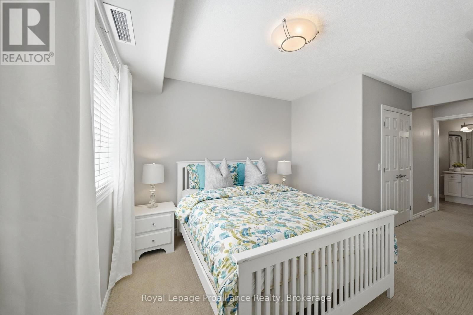 #101 15 HEARTWOOD DRIVE - Image 34
